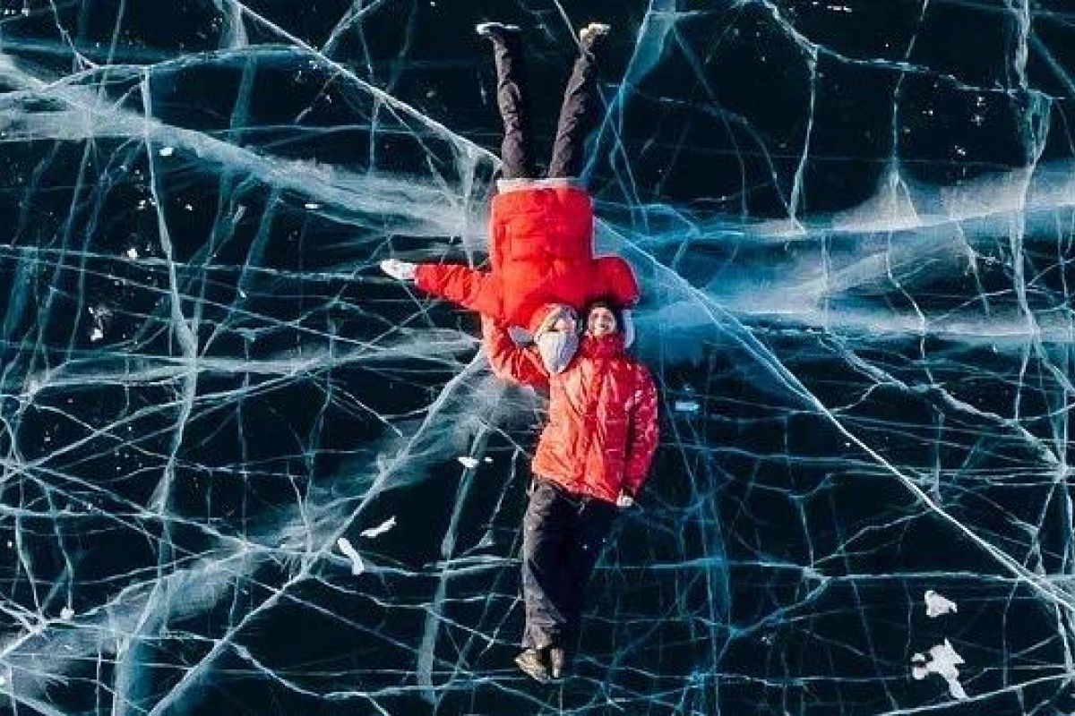 Лёд Байкала